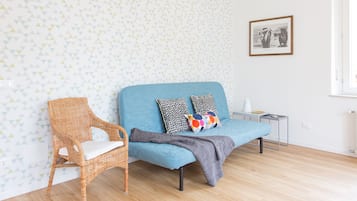 Apartment, 2 Schlafzimmer | Wohnbereich | Flachbildfernseher