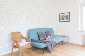 Apartment, 2 Bedrooms | Living area