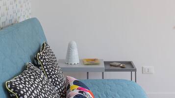 Apartment, 2 Schlafzimmer | Wohnbereich | Flachbildfernseher