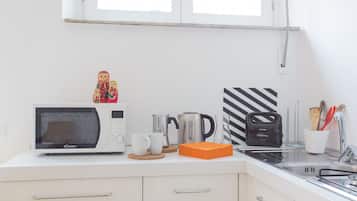 Apartment, 2 Schlafzimmer | Eigene Küche | Großer Kühlschrank, Herdplatte, Kochgeschirr/Geschirr/Besteck