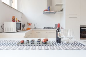 Apartment, 2 Bedrooms | Private kitchen | Full-sized fridge, stovetop, toaster, cookware/dishes/utensils - Vicenza - Via Fantoni (Vicenza)