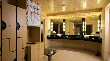 Un sauna, tratamientos corporales, aromaterapia