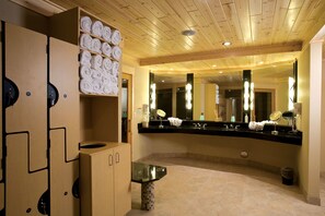 Sauna, Körperbehandlungen, Aromatherapie, Warmsteinmassagen
