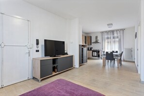 Apartment, 3 Bedrooms | Living area