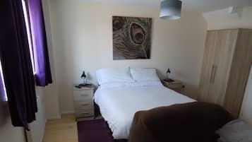 Double Room, Shared Bathroom (1) | Individually decorated, individually furnished, iron/ironing board