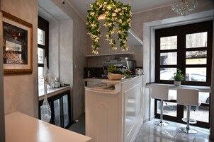 Colazione a buffet, servita tutte le mattine (12 EUR a persona) 