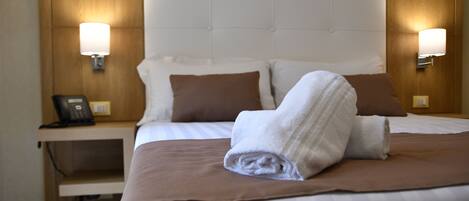 In-room safe, desk, laptop workspace, soundproofing