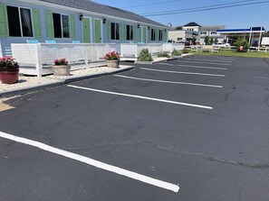 Free self parking - The Inn at Buzzards Bay (Buzzards Bay)