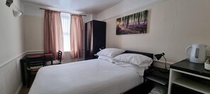 Laptopgeeigneter Arbeitsplatz, Bügeleisen/Bügelbrett