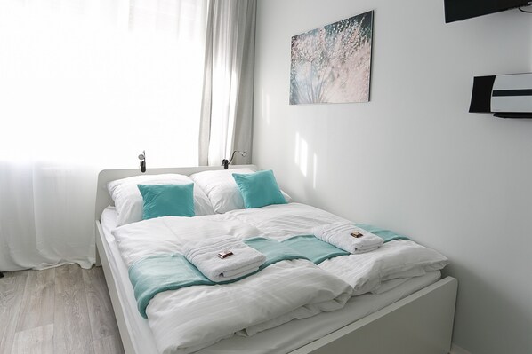 Studio (Sydney) | Desk, iron/ironing board, free WiFi, bed sheets - Micro Appartments Katz (Nuremberg)