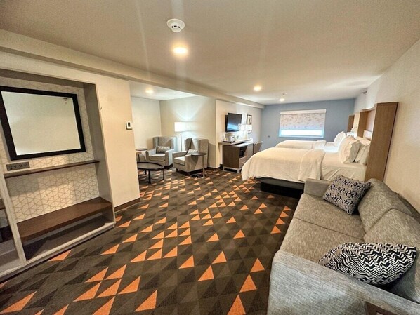 Bàn, khu vực làm việc phù hợp cho laptop, màn/rèm cản sáng 