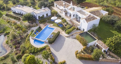 Casa Serena - 6 makuuhuonetta - Estoi