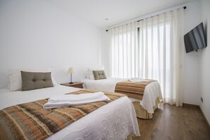 6 Schlafzimmer, Zimmersafe, Bügeleisen/Bügelbrett, kostenloses WLAN