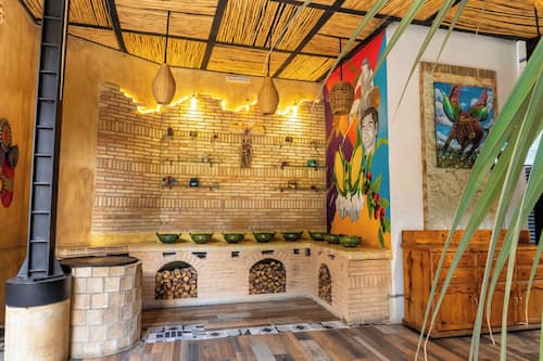 2 restaurantes; se sirven desayunos, comidas, cenas y brunch