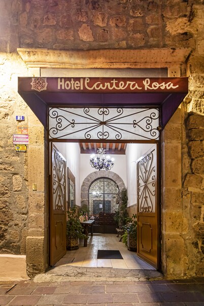 Hotel Cantera Rosa