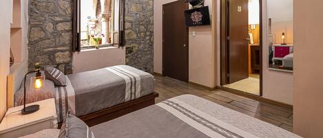 Junior Suite Double | 1 chambre, coffres-forts dans les chambres, bureau