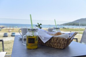 Daily local cuisine breakfast for a fee - Alos Utopia (Volvi)