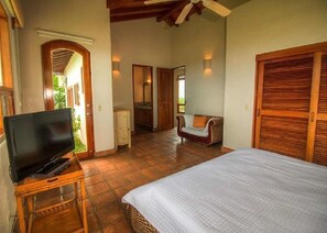 Villa, 5 Bedrooms | 1 bedroom, down comforters, free WiFi, bed sheets