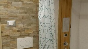 傳統複式房屋 | 浴室