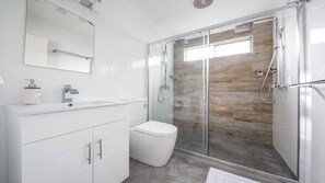 Baignoire, articles de toilette (gratuits)