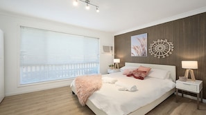 5 bedrooms, internet, bed sheets - Central Coast Escape (Point Clare)
