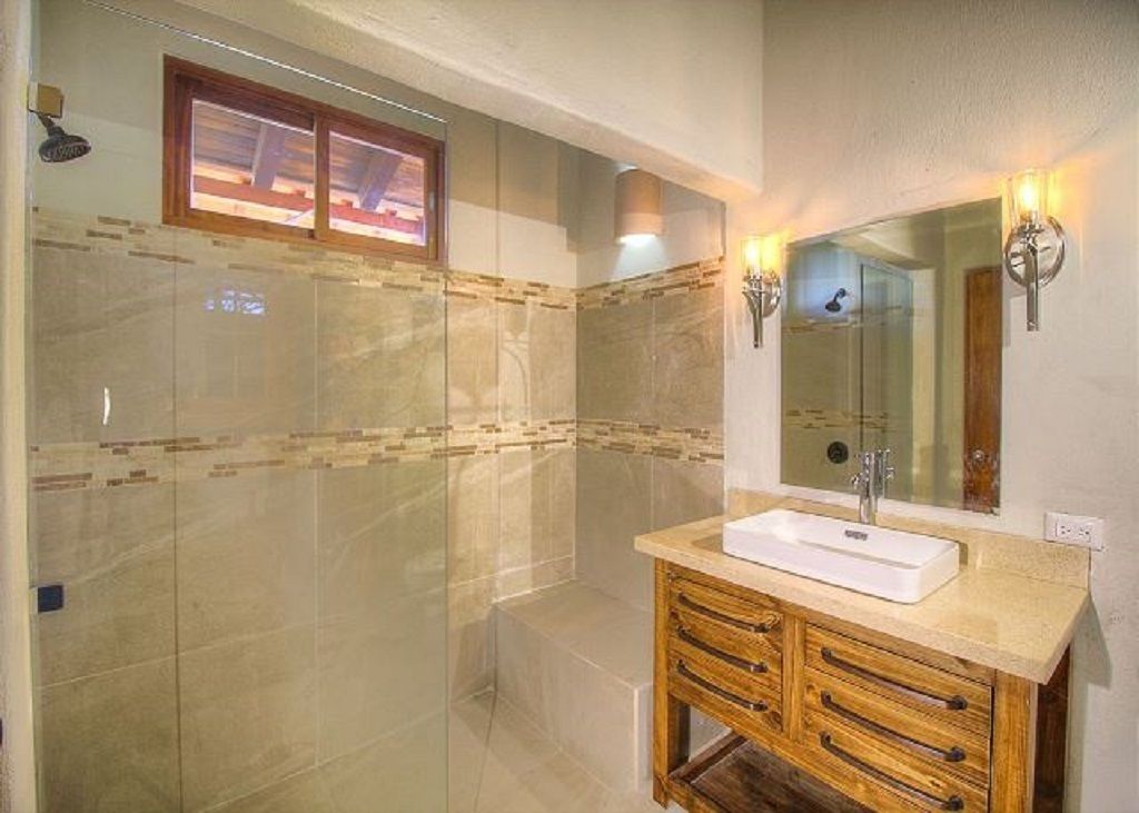 Villa, 4 Bedrooms | Bathroom | Shower, towels