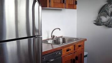 Villa, 4 Bedrooms | Private kitchen | Full-size fridge, microwave, oven, dishwasher