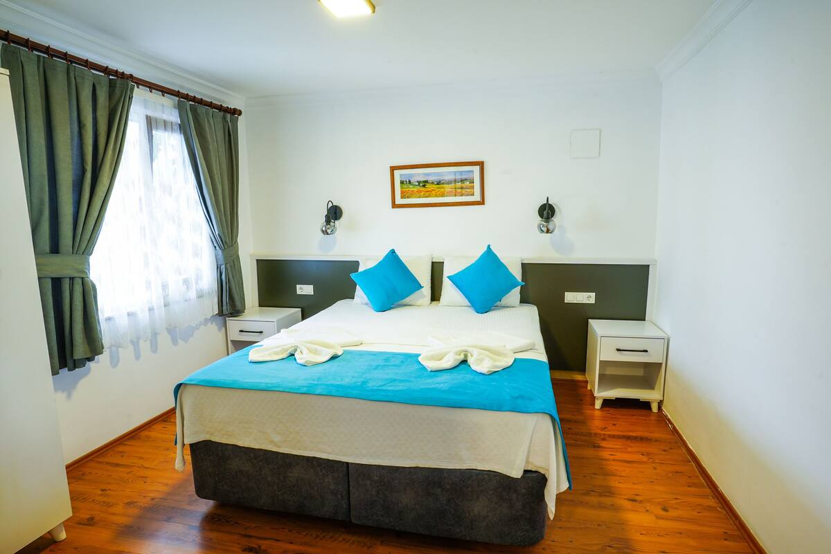 Family Room | Soundproofing, bed sheets