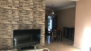 Deluxe Apartment, 2 Bedrooms | Television - Appart Bigoux Marina (Saidia)