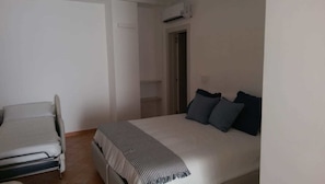 Standard Room | 1 bedroom, minibar, in-room safe, iron/ironing board - Casa Amorino (Minori)