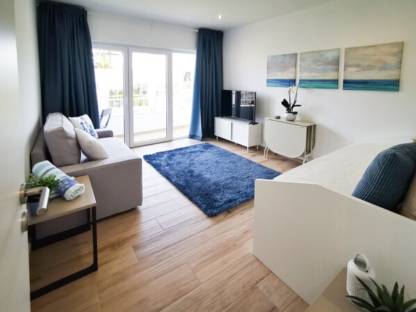 In-room safe, iron/ironing board, free WiFi, bed sheets