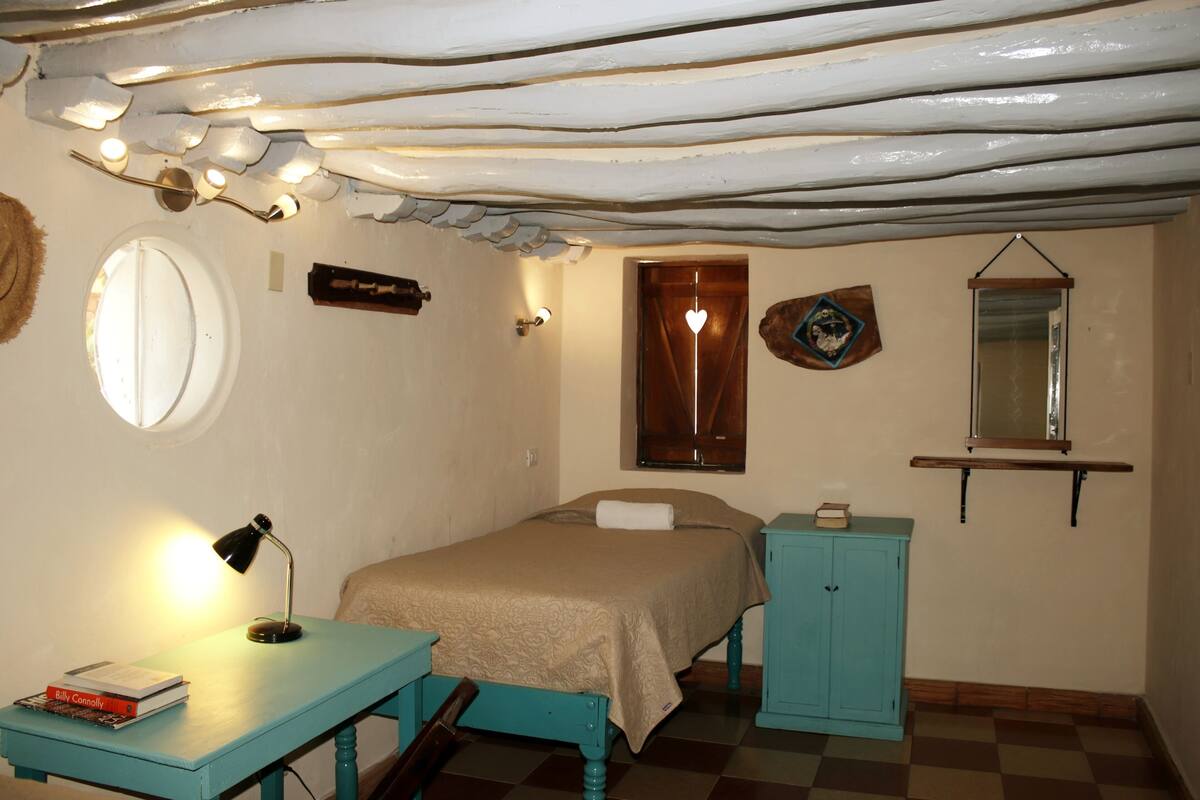 AC Dorm Confort, 4 Beds | Iron/ironing board (on request), bed sheets