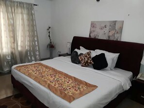 In-room safe, desk, laptop workspace, blackout curtains
