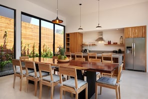 In-room dining - Casa Moana (Santa Cruz)