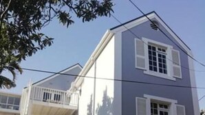 Front of property - Global Nomad (Cape Town)