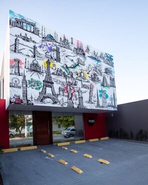 Fachada de la propiedad