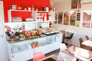 Desayuno buffet incluido todos los días 