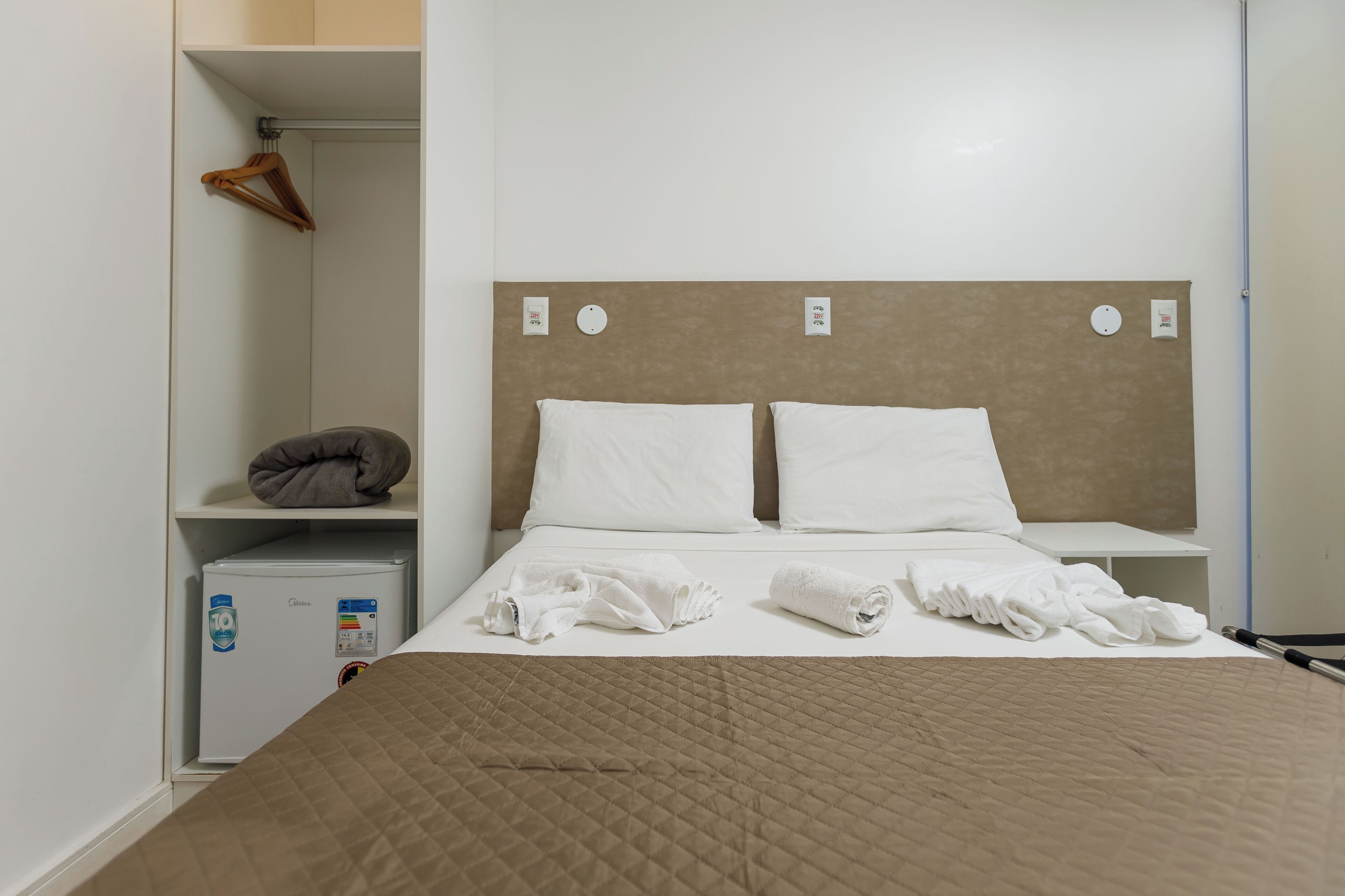 Doppelzimmer | Minibar, Verdunkelungsvorhänge, Bügeleisen/Bügelbrett, kostenloses WLAN