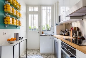 Fridge, oven, dishwasher, toaster
