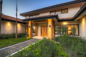 Entrada de la propiedad