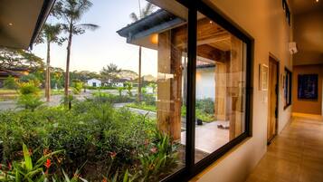 House, 4 Bedrooms | Garden view