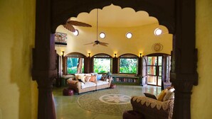 House, 4 Bedrooms | Living room - Casa Shambala (Santa Cruz)