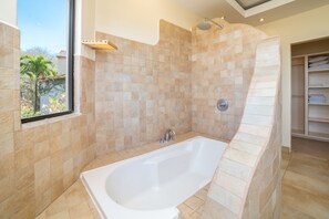 Villa, 4 Bedrooms | Bathroom | Shower, towels - Casa Xanadu (Santa Cruz)