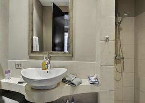 Villa, 3 slaapkamers | Badkamer | Een douche, handdoeken