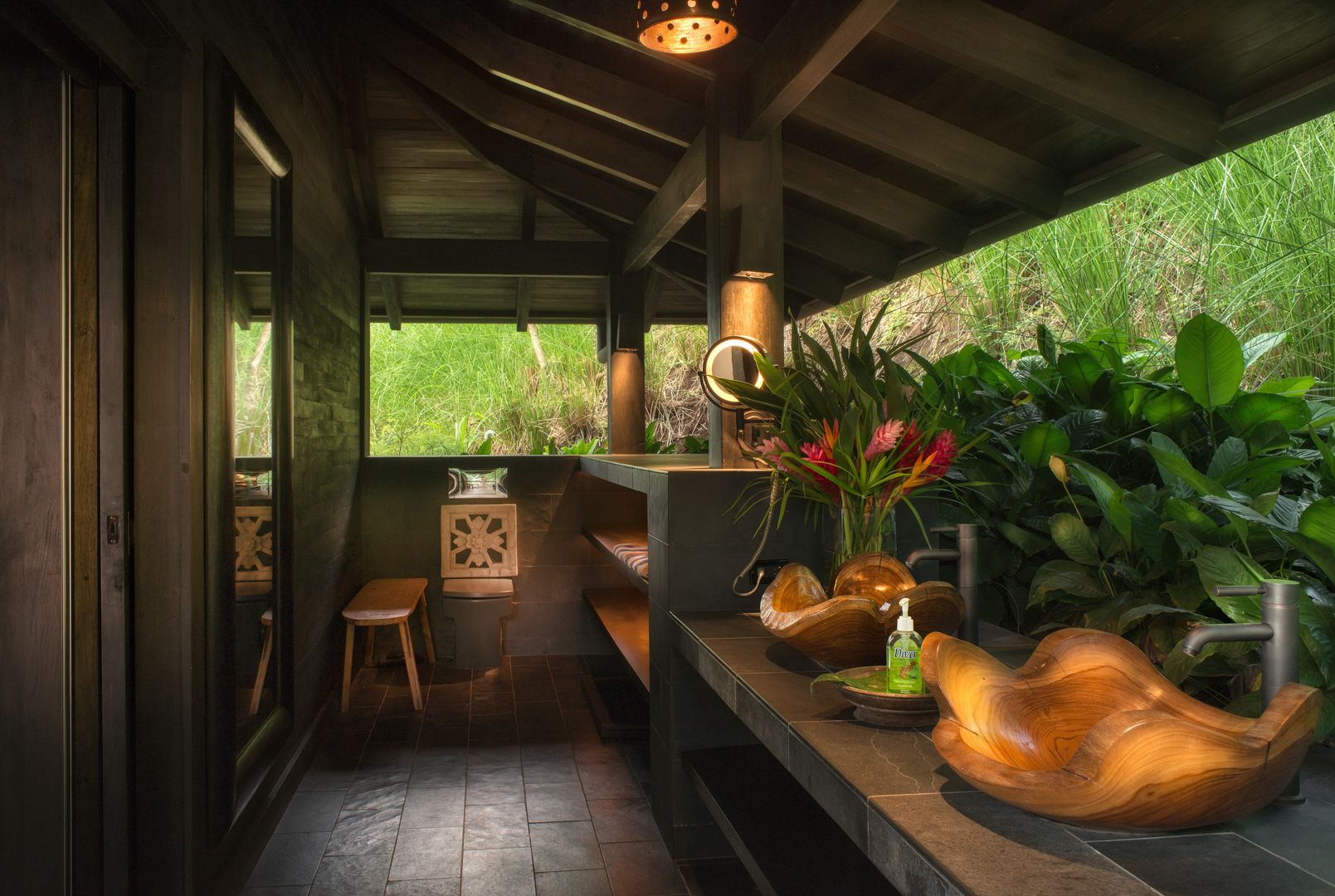 Vila | Kamar mandi | Shower dan handuk