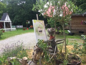 Property grounds - Jolie halte normande (Balines)