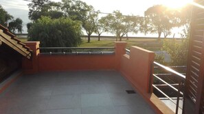 House, 3 Bedrooms | Terrace/patio - Alojamiento La Roja (Chascomus)