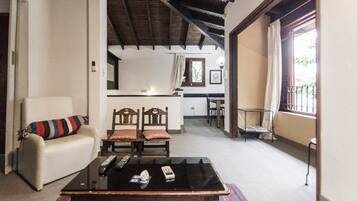 Classic Apartment | Living room | Flat-screen TV