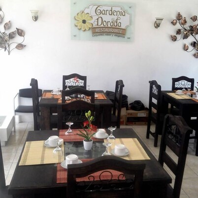 Hotel y Restaurante Villa Dorada