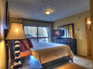Condo | 2 habitaciones, tabla de planchar con plancha y wifi gratis 
